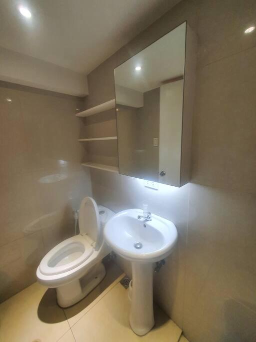 Bgc Taguig Cozy 2 Bedroom Loft, With Stunning Bgc Skyline View! Манила Екстериор снимка