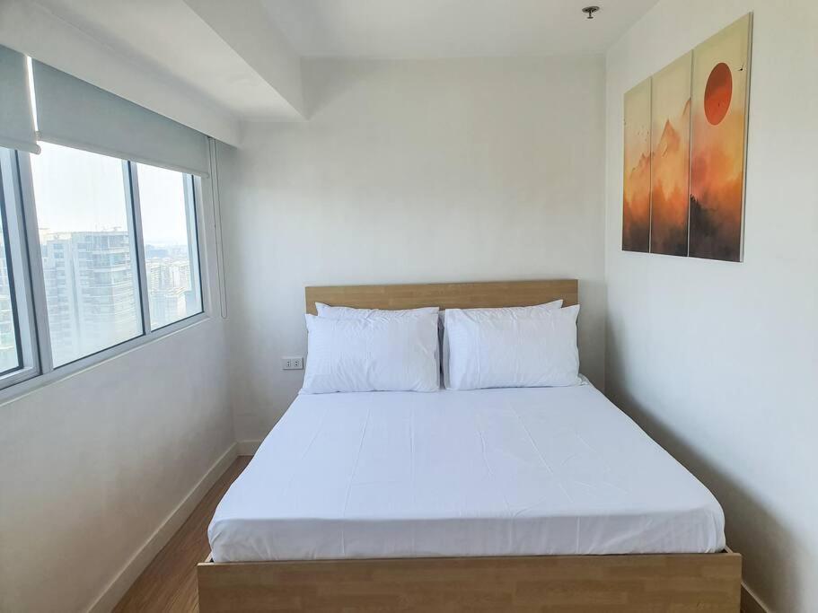 Bgc Taguig Cozy 2 Bedroom Loft, With Stunning Bgc Skyline View! Манила Екстериор снимка