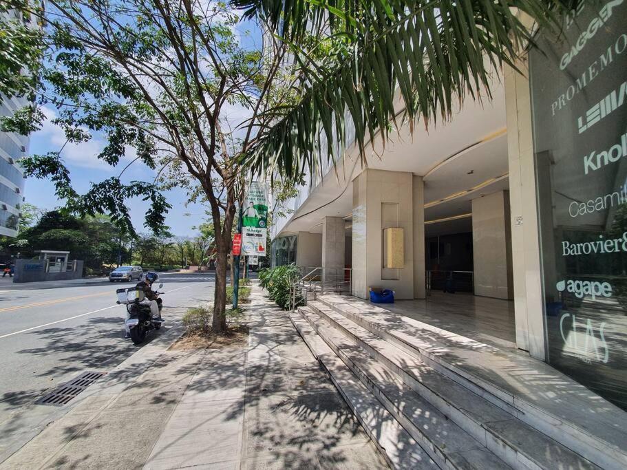 Bgc Taguig Cozy 2 Bedroom Loft, With Stunning Bgc Skyline View! Манила Екстериор снимка