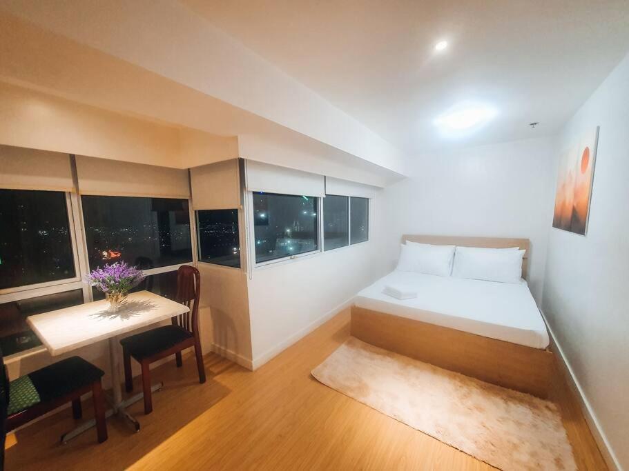 Bgc Taguig Cozy 2 Bedroom Loft, With Stunning Bgc Skyline View! Манила Екстериор снимка