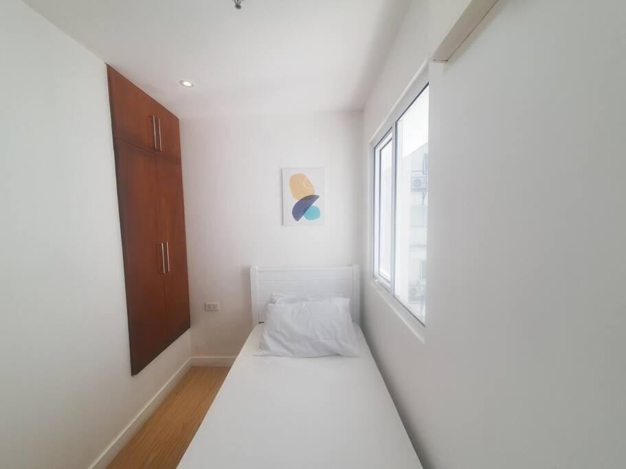 Bgc Taguig Cozy 2 Bedroom Loft, With Stunning Bgc Skyline View! Манила Екстериор снимка