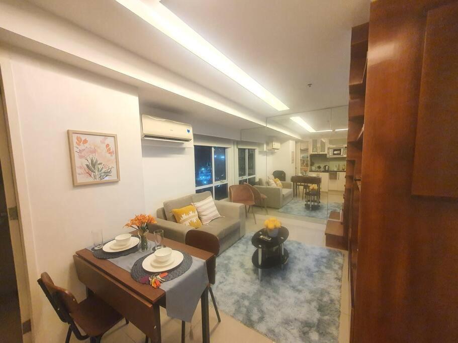 Bgc Taguig Cozy 2 Bedroom Loft, With Stunning Bgc Skyline View! Манила Екстериор снимка